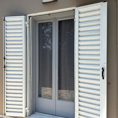 Appartamento Olga's Sea View - 500m From Ipsos