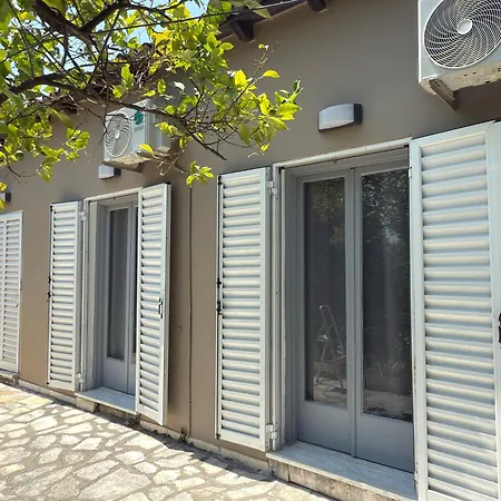 Appartamento Olga's Sea View - 500m From Ipsos *