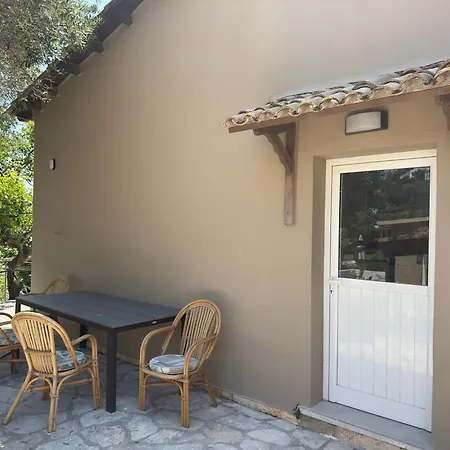Olga's Sea View - 500m From Ipsos Appartamento *