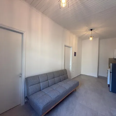 Olga's Sea View - 500m From Ipsos Appartamento *