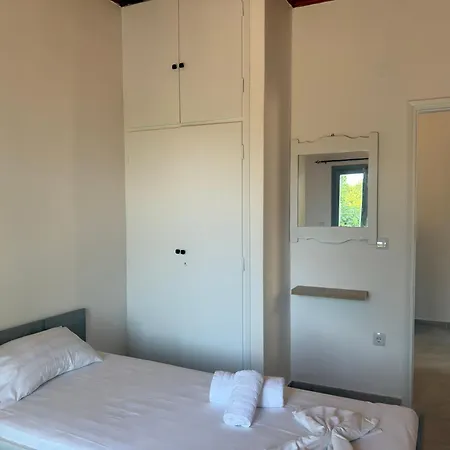 公寓 Olga's Sea View - 500m From Ipsos Pyrgi (Corfu)